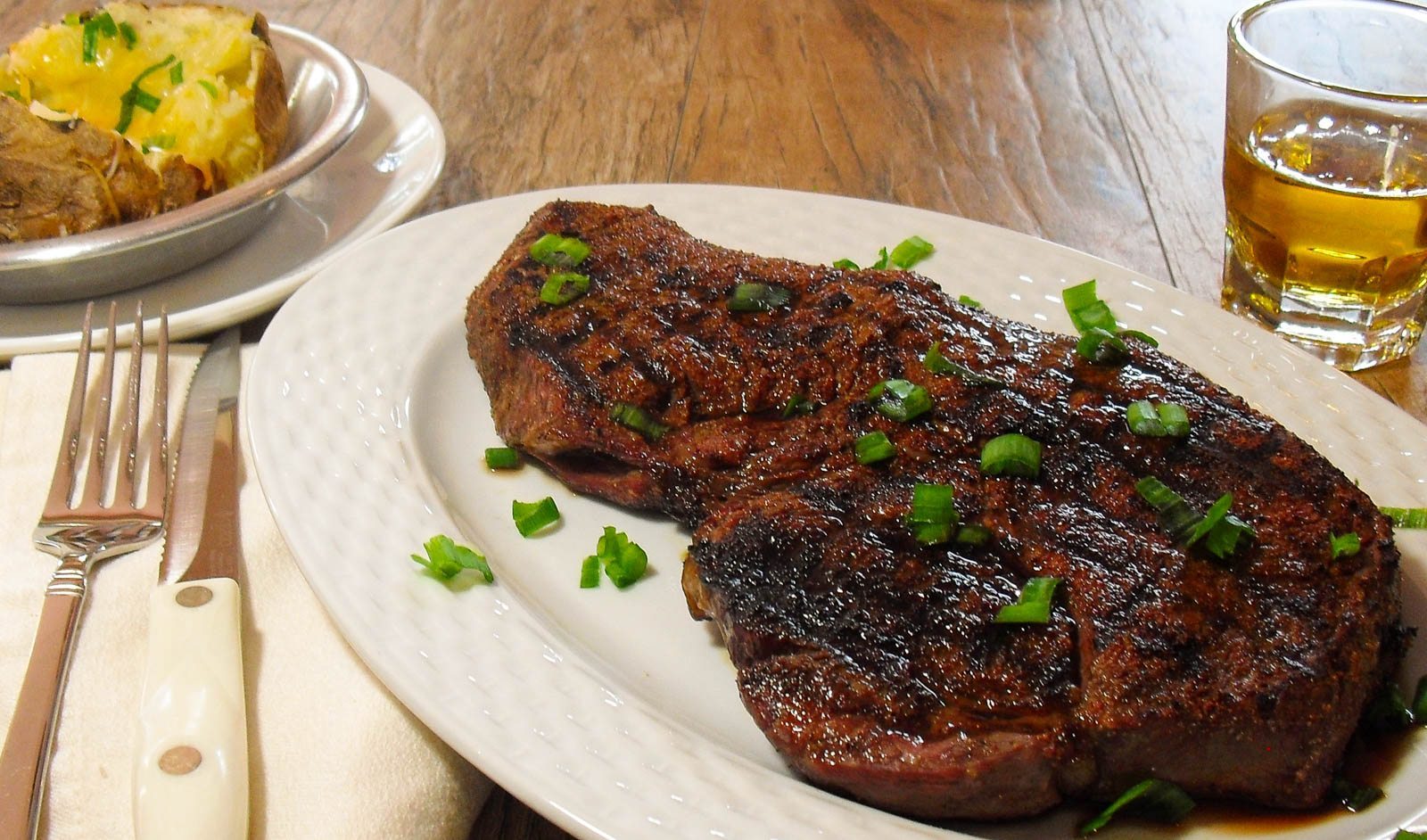 Sirloin steak grilled-1025b